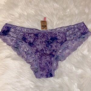 NWT Sweet Frilly Lace Panty w Cage Sides
